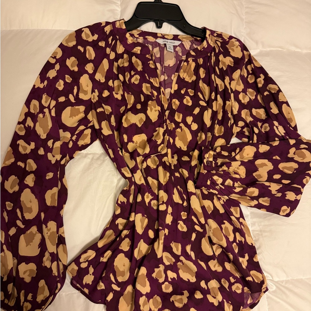 Nine West Purple and Cream Ruffled Puff Sleeve Blouse